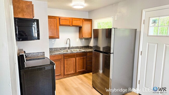 Building Photo - A Nice 3-Bed 1 Bath Ranch Style House in Northside!!!