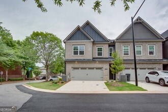 Building Photo - 3140 Marbella Cir