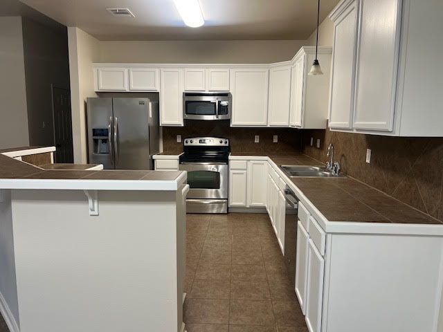 Building Photo - 17060 Jamestowne Dr