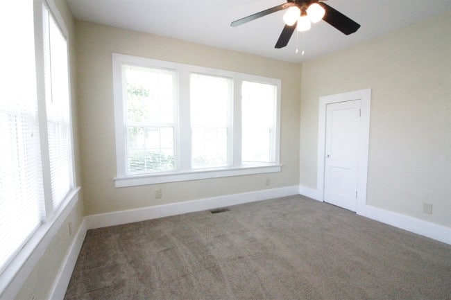 Building Photo - 622 Belle Ave