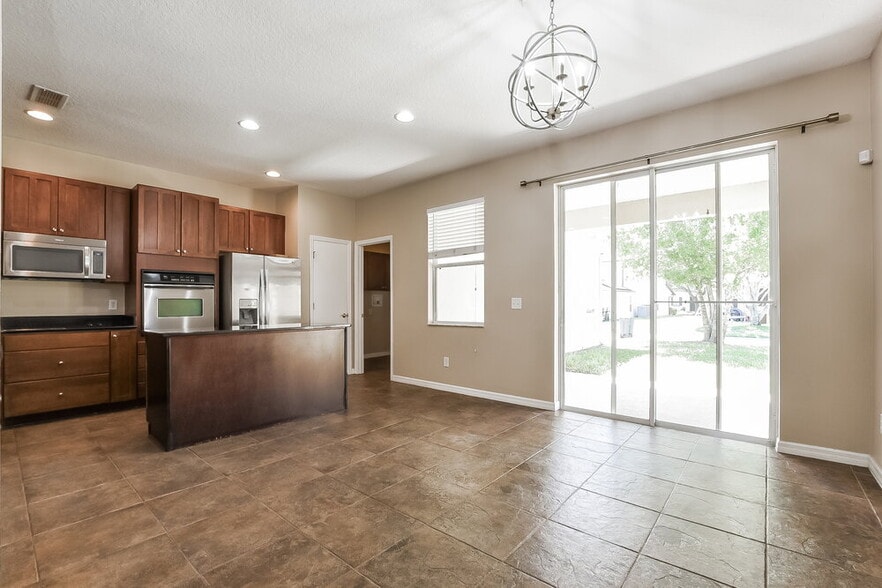 Building Photo - 2302 Abey Blanco Dr