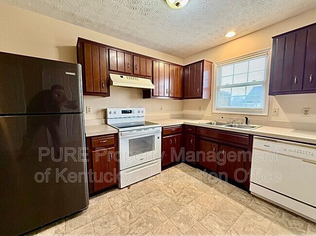 Building Photo - 198 Daisy St