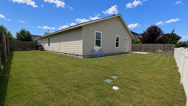 Building Photo - $500 OFF FIRST MONTHS RENT! MOVE IN TODAY!