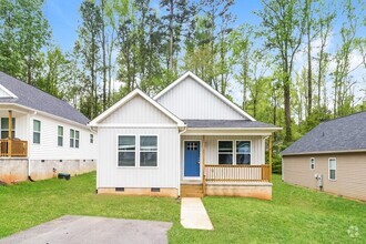 Building Photo - Charming 3-Bedroom Ranch