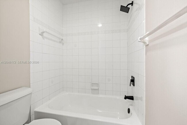 Building Photo - 1542 N Lawnwood Cir
