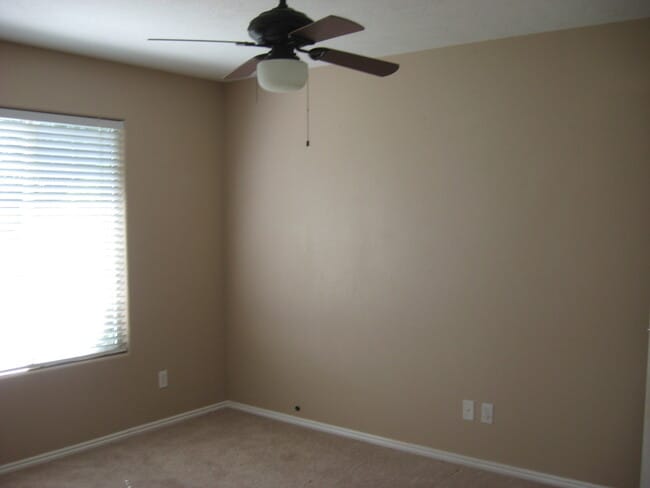 Building Photo - Beautiful Home in the Paradise Vista Subdi...