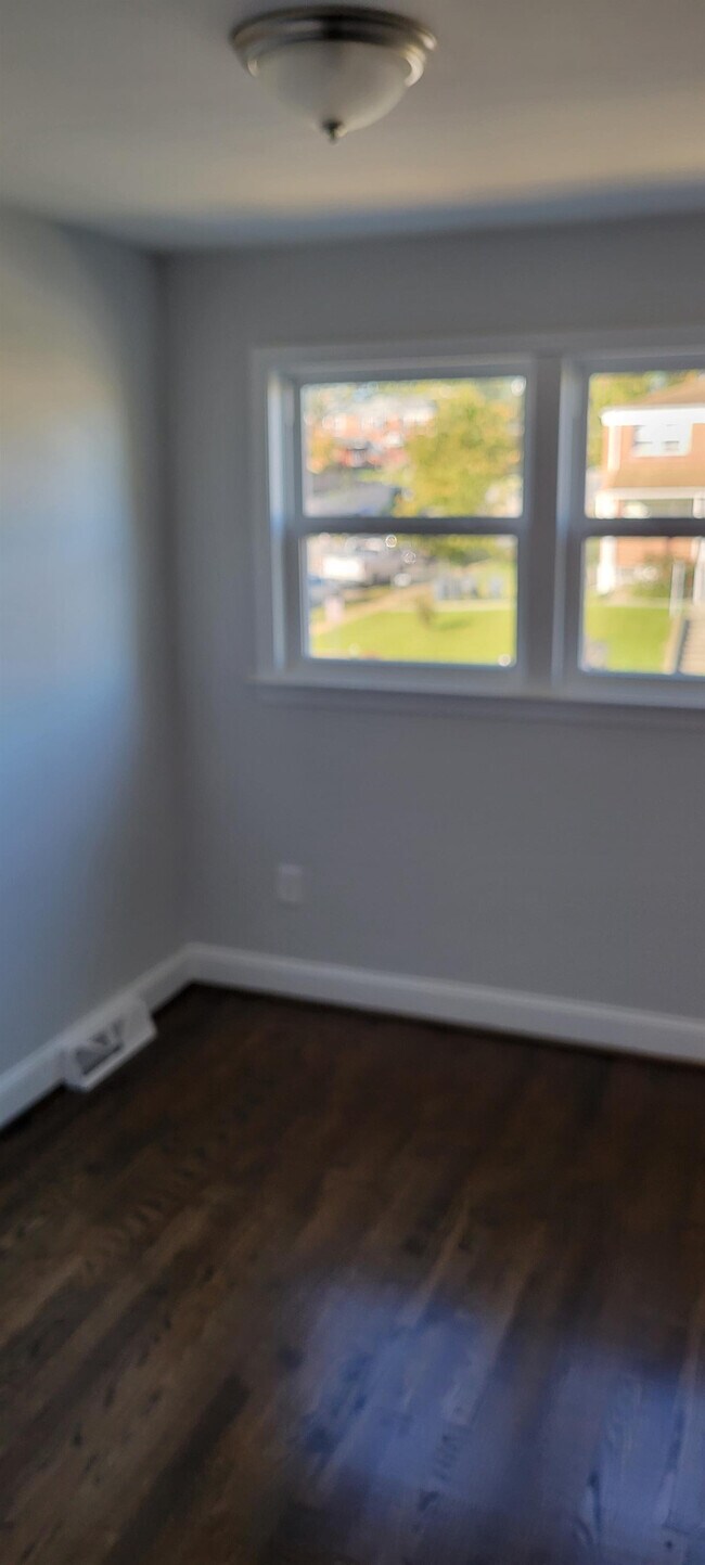 Building Photo - 8541 Kings Ridge Rd