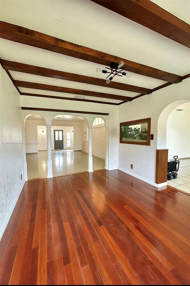 Building Photo - 1725 NW 9th Ave