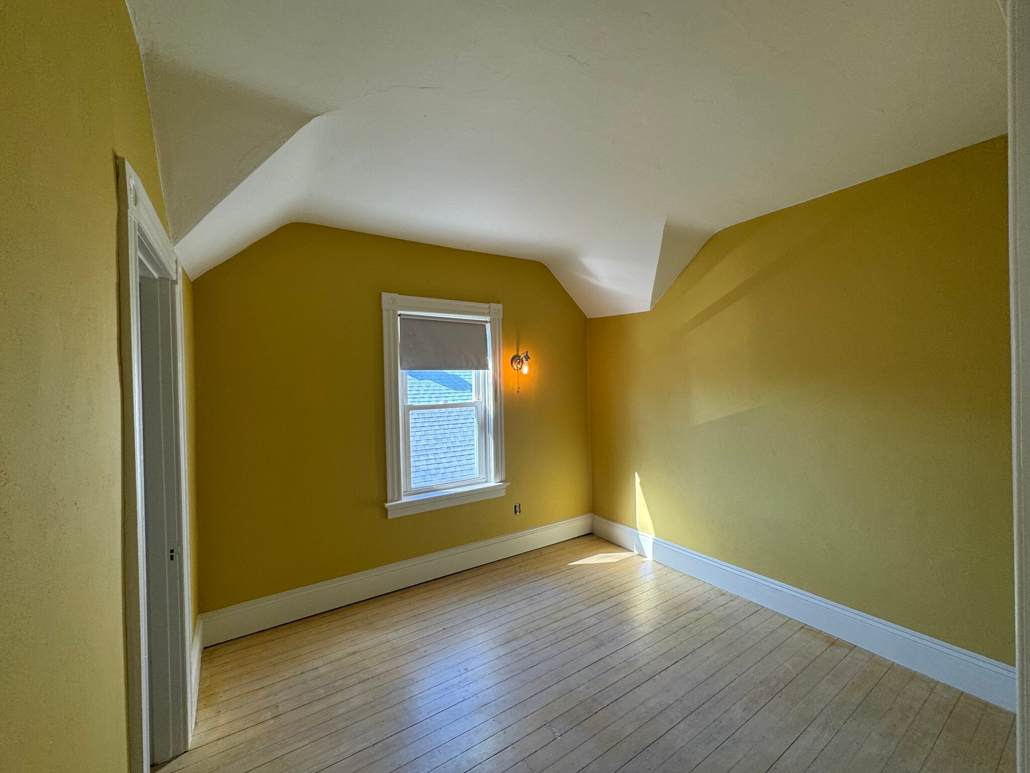 Building Photo - 95 Blackamore Ave