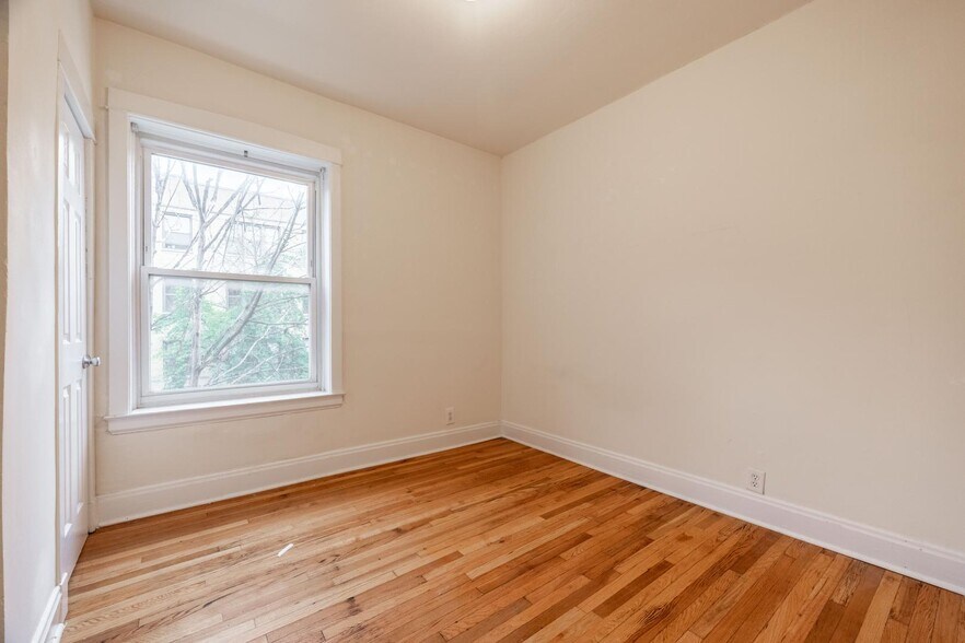 Building Photo - 1522 N Kedzie Ave