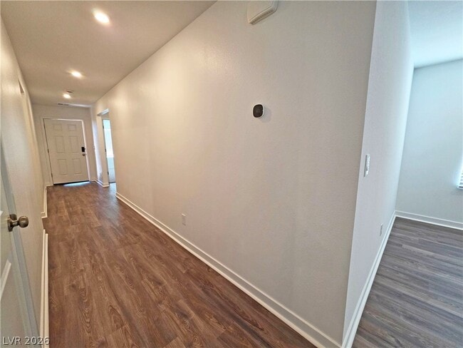 Building Photo - 663 Huyana Wind Dr