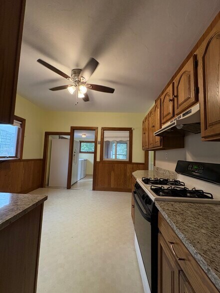 Building Photo - 22 Plimpton Ave