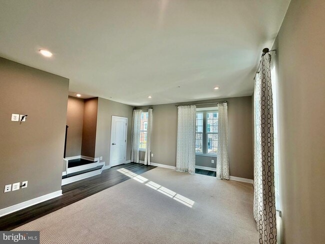 Building Photo - 149 Lawndale Dr