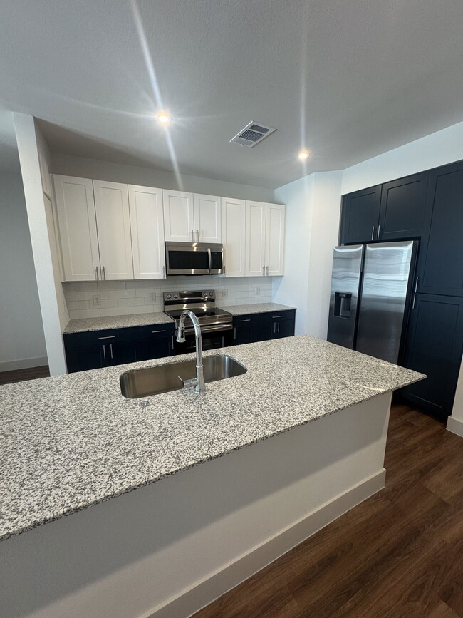 Building Photo - 615 E Foster Crossing Rd