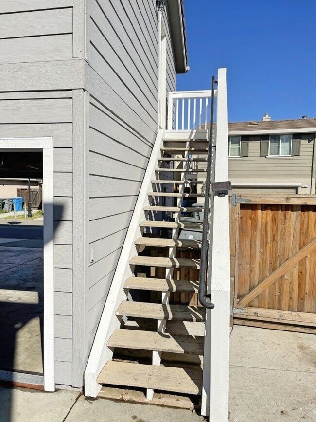 Building Photo - 1436 Bello Dr