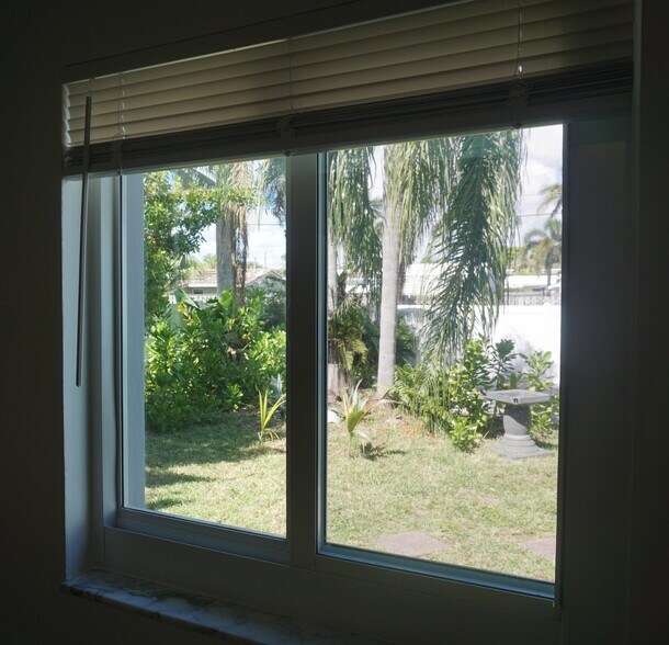 Building Photo - 1529 Arthur St