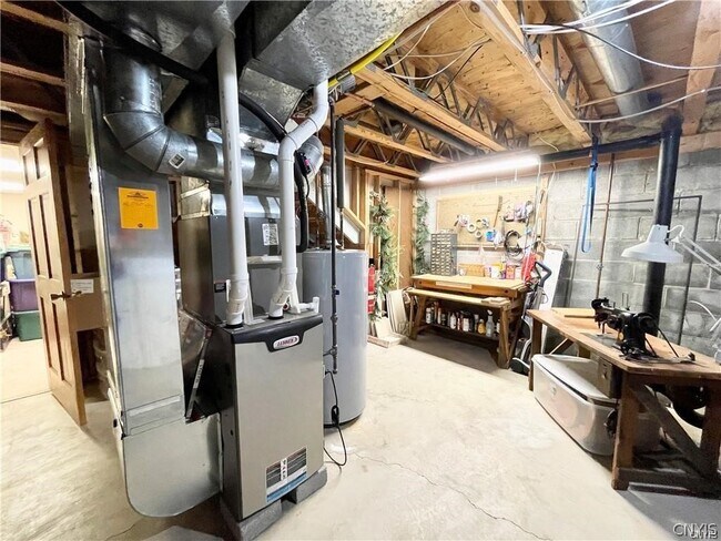 Building Photo - 8423 Bubbling Springs Dr