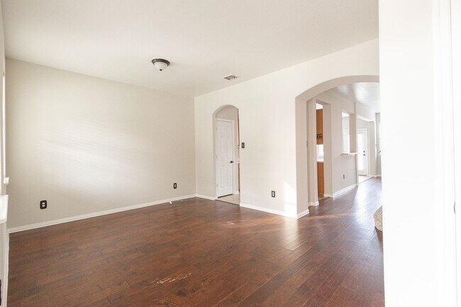 Building Photo - 1509 Heron Dr