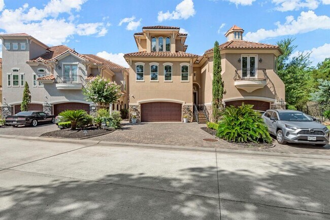Primary Photo - 106 La Vie Dr