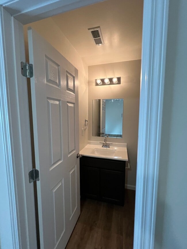 Building Photo - Brand New House 3 beds 2 baths with 1 car garage