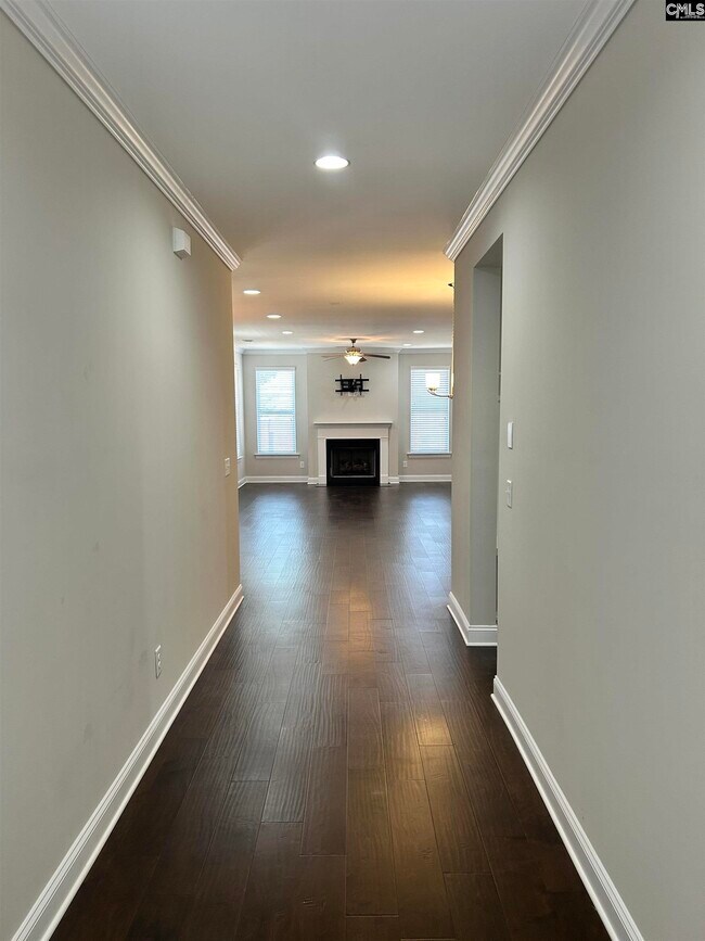 Building Photo - 905 Layton Way