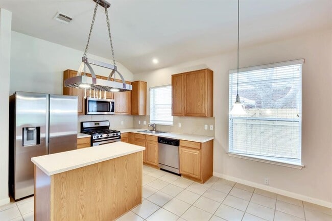 Building Photo - 2133 Paradise Ridge Dr