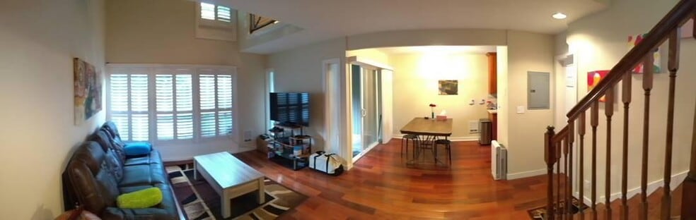 Building Photo - 860 100th Ave NE