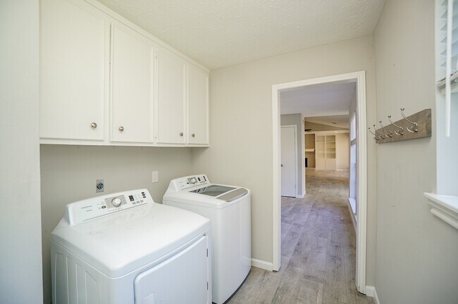 Building Photo - 22418 Goldstone Dr