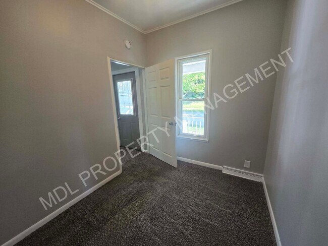 Building Photo - 2-Bedroom House in Saginaw