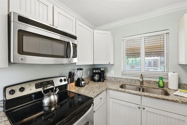 Building Photo - 10265 Gulf Blvd