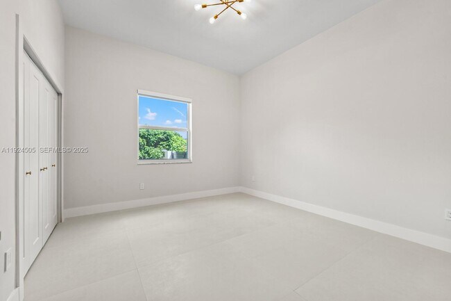 Building Photo - 16160 SW 89th Pl