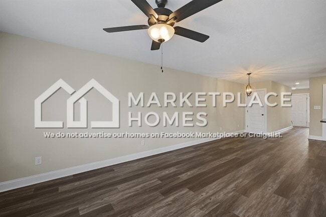 Building Photo - 2219 Perrins Ln
