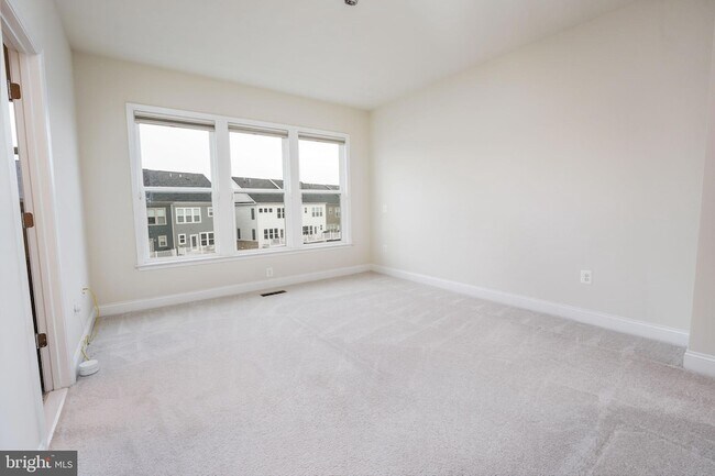 Building Photo - 2056 Alder Ln