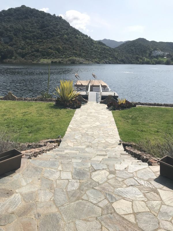 Building Photo - 800 Lake Sherwood Dr