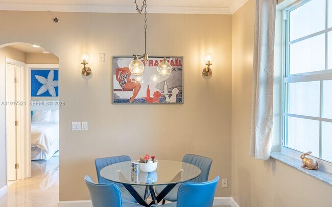 Building Photo - 3255 NE 184th St