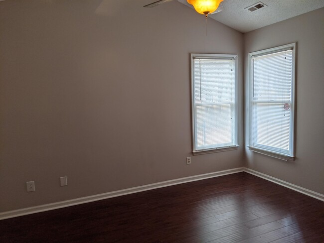 Building Photo - 3 Hertford Pl