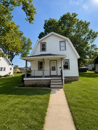 Building Photo - 1809 Oakwood Ave