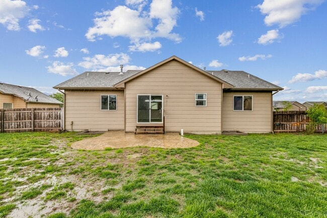 Building Photo - DERBY Schools!  Gorgeous home!