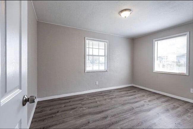 Building Photo - 1526 28th St N