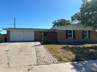 Building Photo - Ready for move in