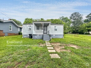 Building Photo - Charming 3-Bedroom Home with Fenced Yard a...