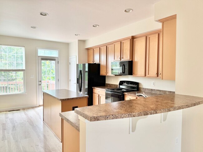 Building Photo - 127 Streamview Dr