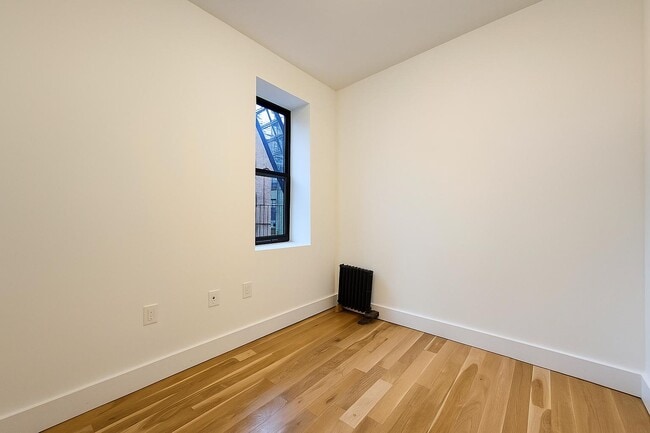 Building Photo - 605 W 137th St