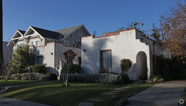 Building Photo - 2529 3rd Ave