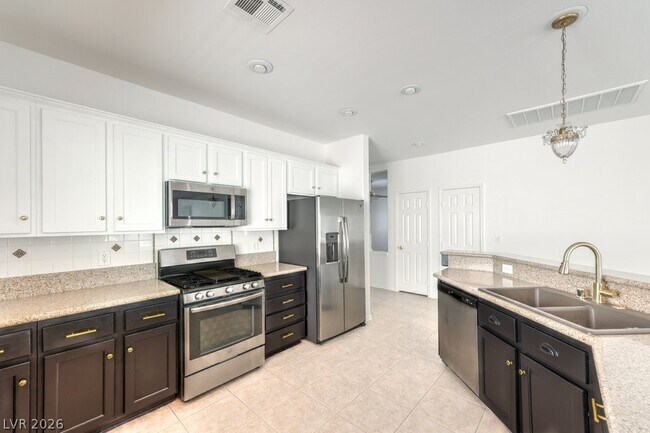 Building Photo - 5389 Progresso St