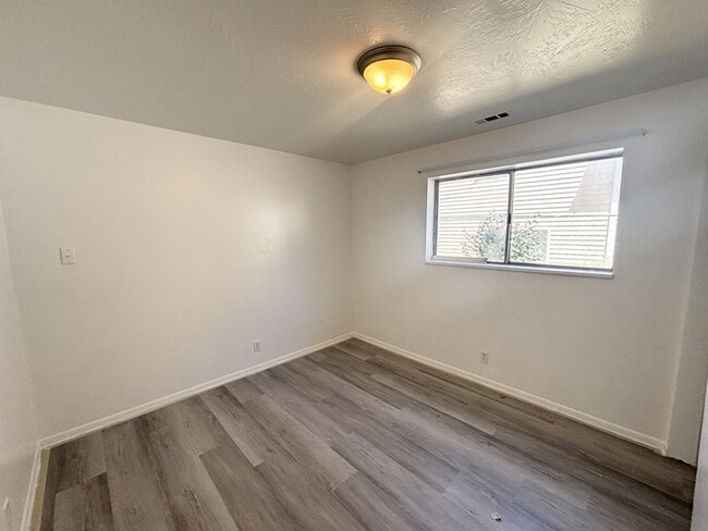 Building Photo - 4742 W Arlington Park Dr
