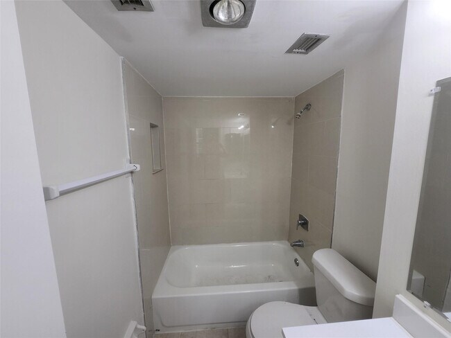 Building Photo - 17890 W Dixie Hwy