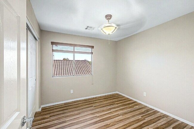 Building Photo - 16317 N 152nd Ave