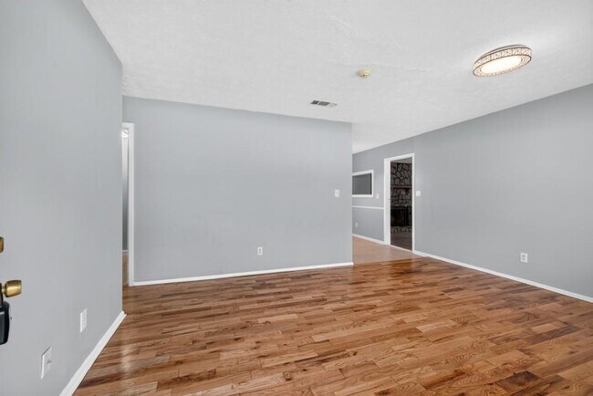 Building Photo - 4905 Annistown Rd