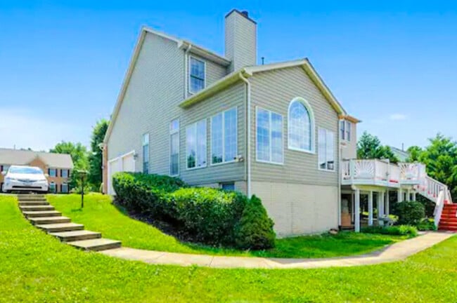 Building Photo - 1706 Poling Ave